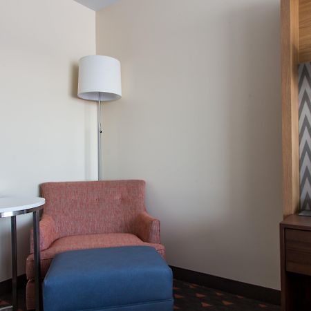 Holiday Inn Hotel & Suites - Mount Pleasant By Ihg Екстер'єр фото