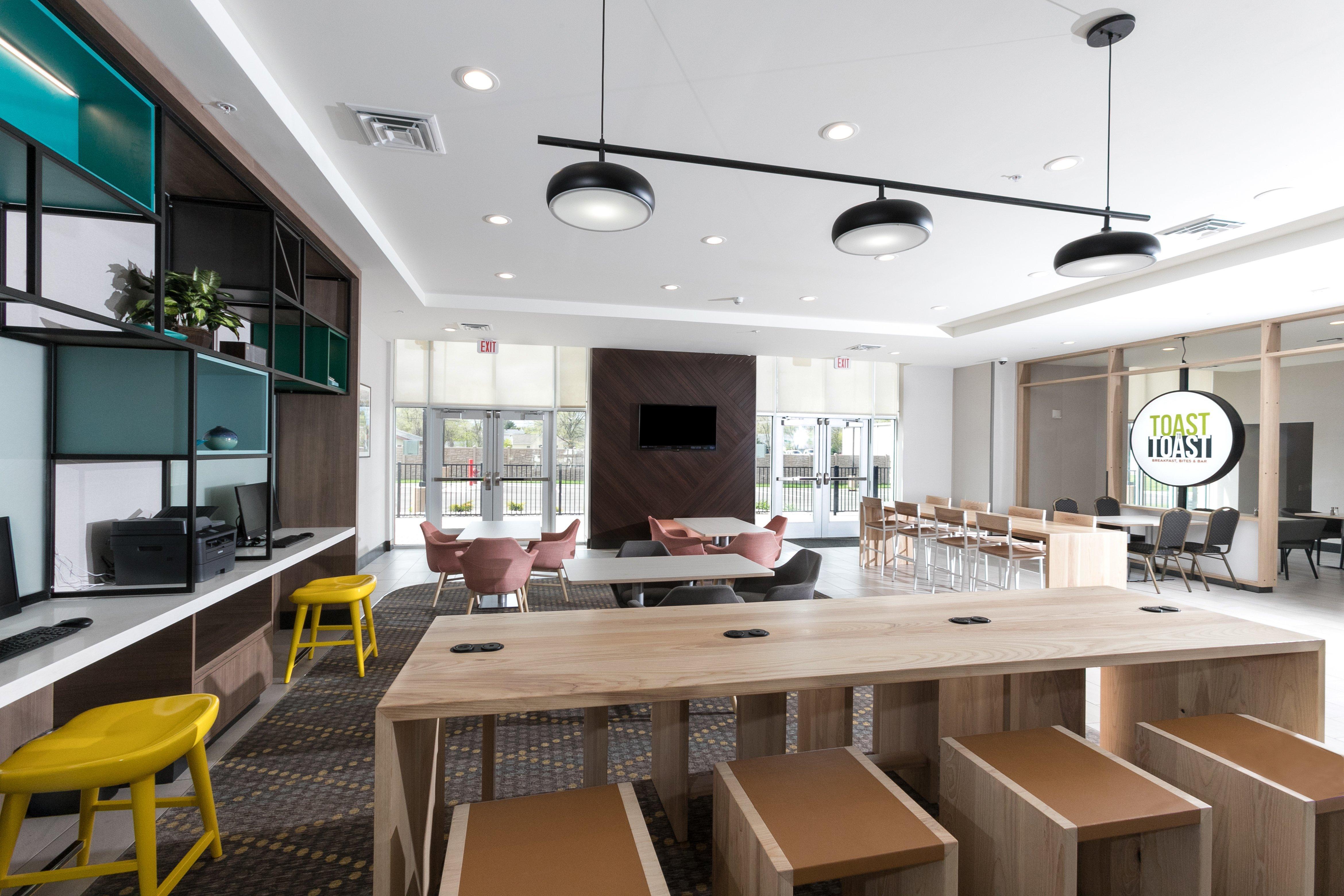Holiday Inn Hotel & Suites - Mount Pleasant By Ihg Екстер'єр фото
