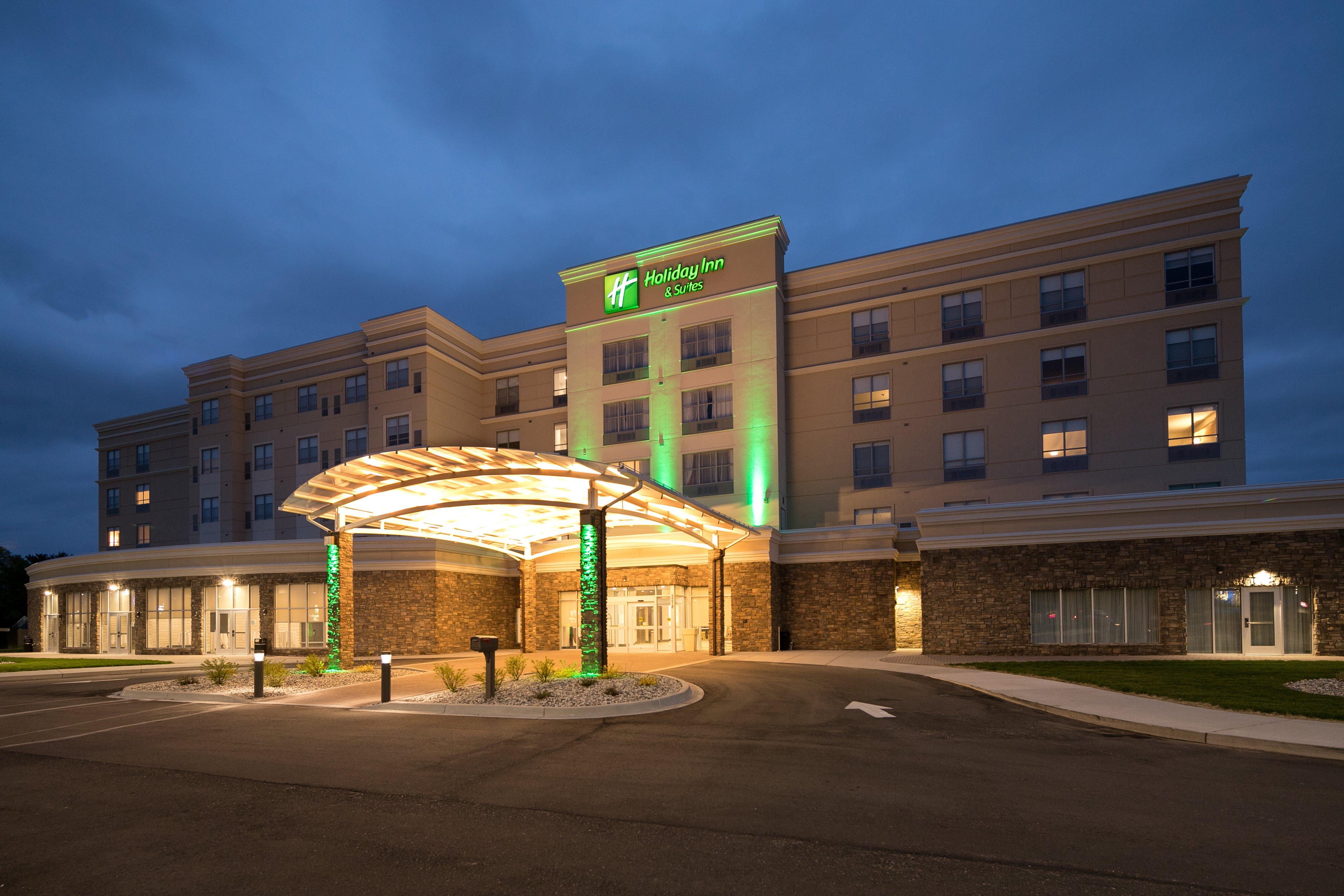Holiday Inn Hotel & Suites - Mount Pleasant By Ihg Екстер'єр фото