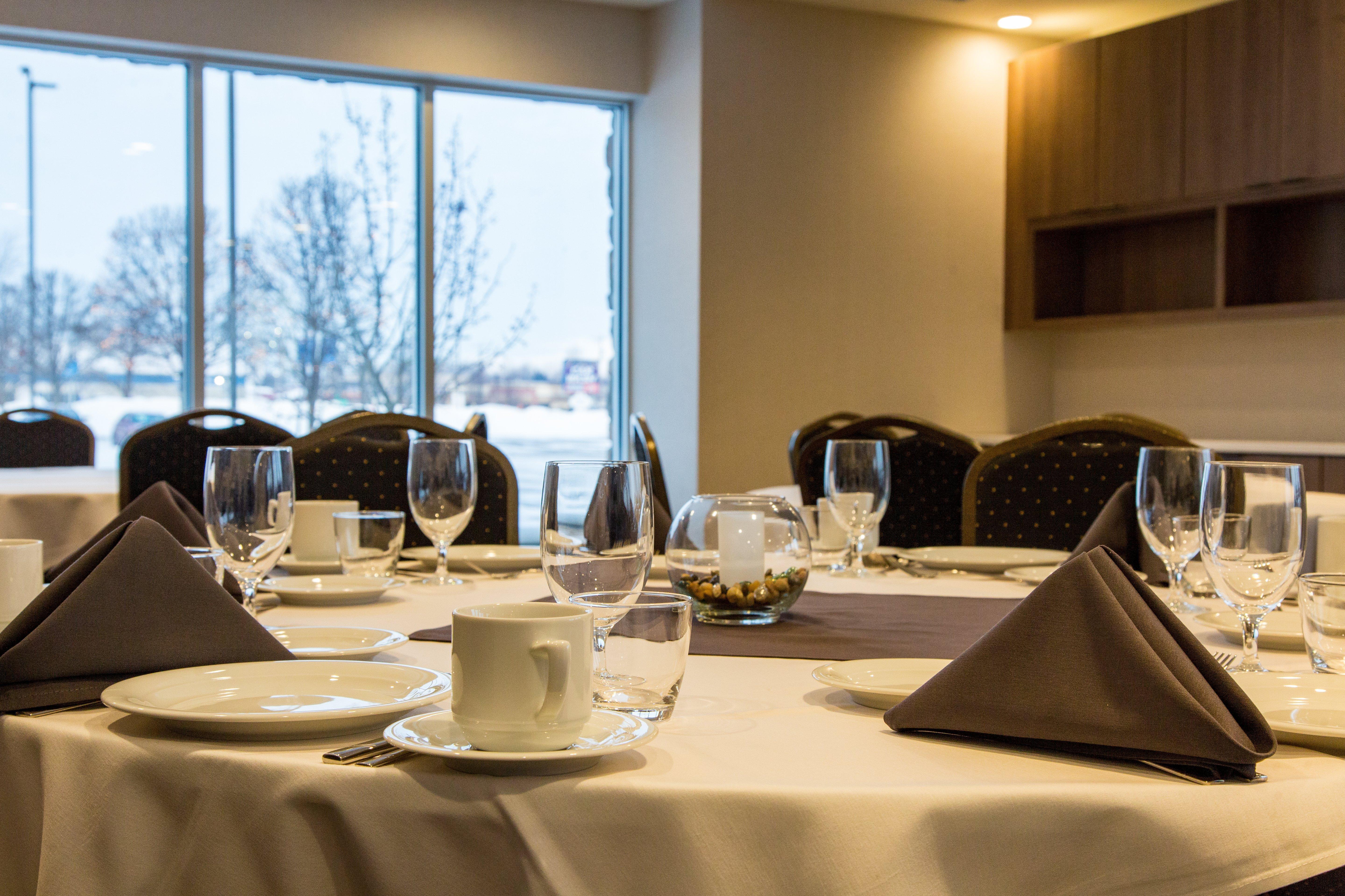 Holiday Inn Hotel & Suites - Mount Pleasant By Ihg Екстер'єр фото